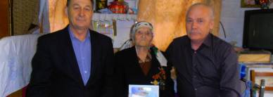 Вручение жилищного сертификата вдове ветерана Камария-апа Дильмухаметовне